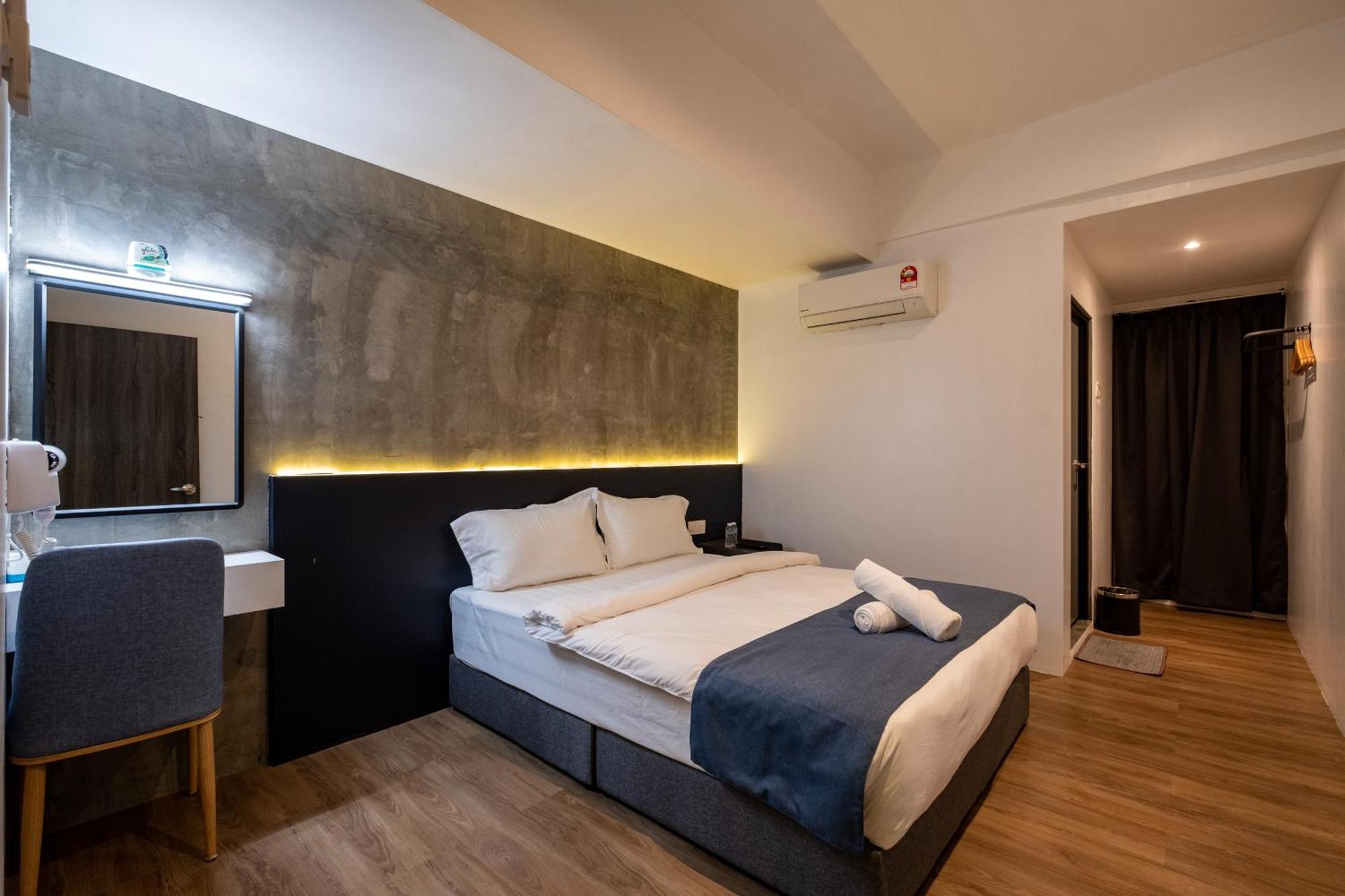 Boutique Hidden Loft Hotel บูกิต เมอร์ตาจัม ภายนอก รูปภาพ