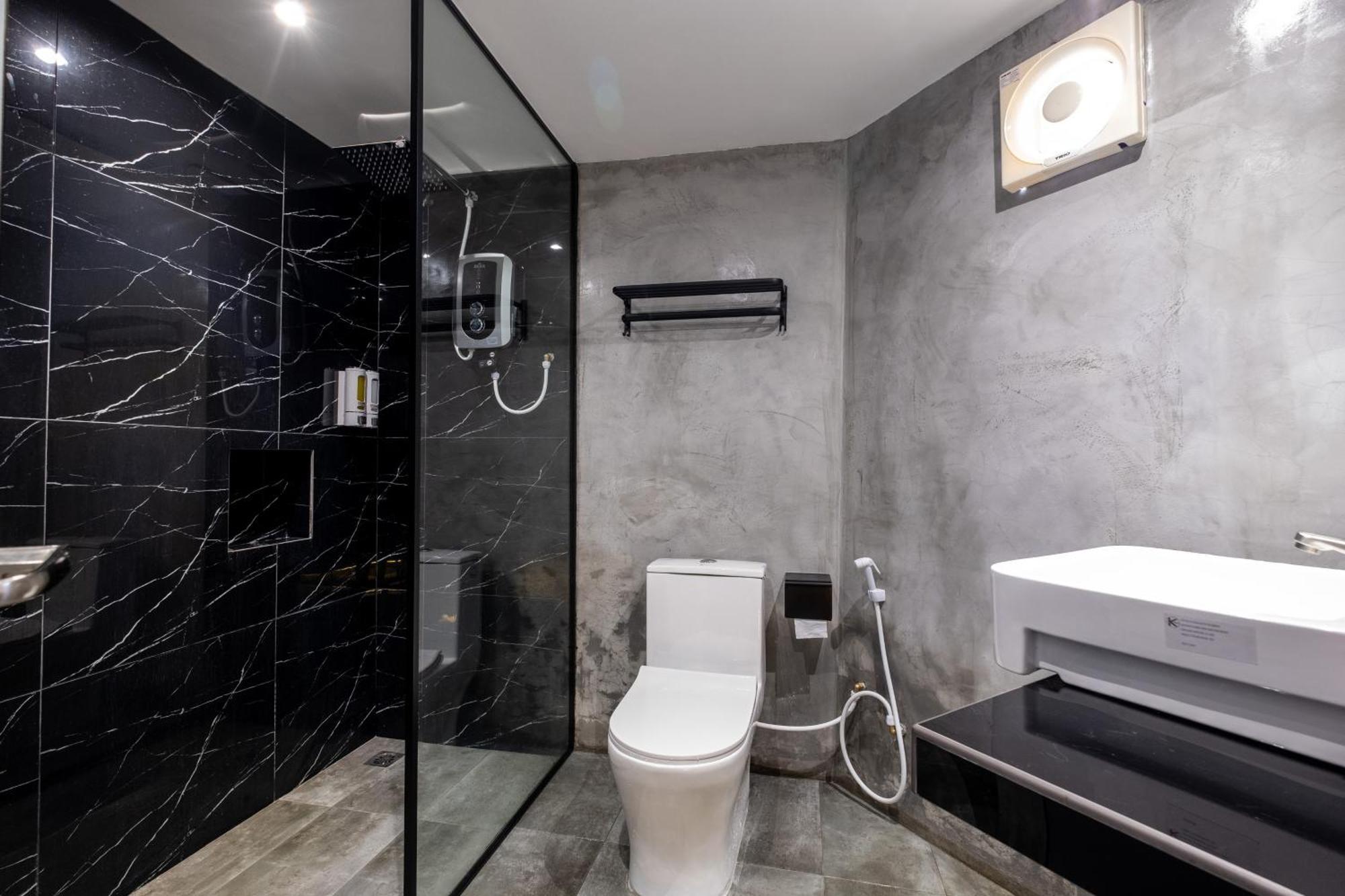 Boutique Hidden Loft Hotel บูกิต เมอร์ตาจัม ภายนอก รูปภาพ